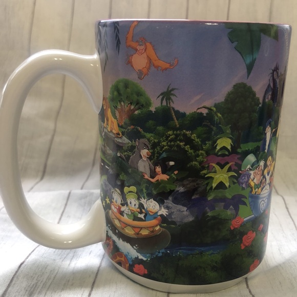 Walt Disney World coffee mug - Picture 3 of 11